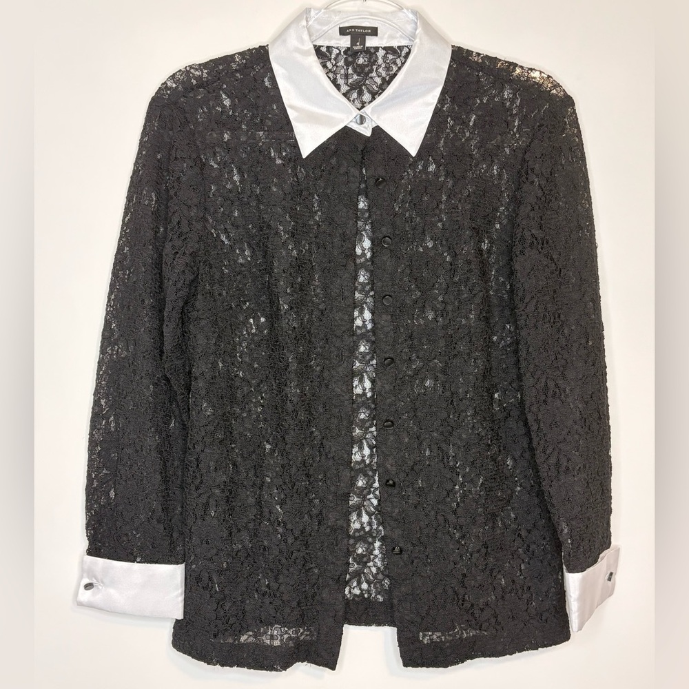 Ann Taylor Black Lace Blouse with White Collar and Cuffs Size 4
